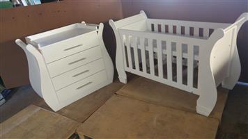 Sleigh Cot and Compactum Sur 09