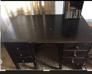 desk with 6 drawers 