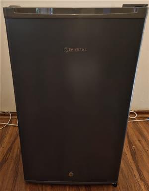 Bennett Read 90L Bar Fridge with Top Freezer – Like New