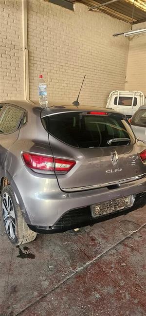 Renault Clio 4 for stripping