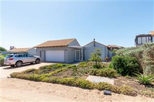 Elegant Family Living with West-Facing Entertaining and Northern Greenbelt Privacy