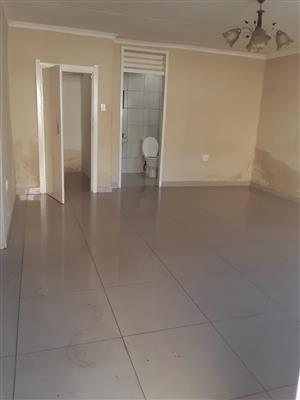 One bedroom cottage to rent in Highlands North