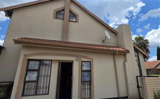 Immaculate 4-Bedroom Sectional Title Townhouse – Prime SE10 Location | A True Investment Opportunity