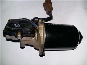 Canter wiper motor 