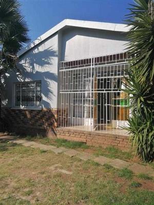 8 bedroom guest/student accommodation for sale in Pretoria West 