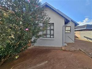3 bedroom house for rent in Protea Extension 4