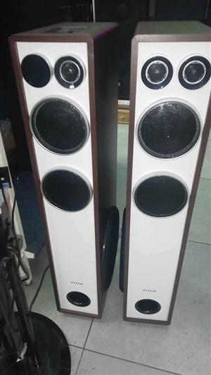 Brand new build in amp speakers. USB, Bluetooth, aux, radio etc