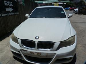 BMW 320i E90 Manual