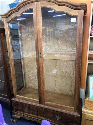 Display Cabinet Wooden - B033060913-2