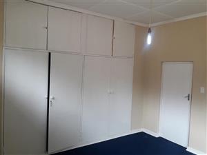 Big bedroom to rent in Highlands north
