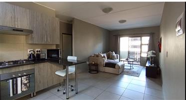 Charming Apartment in Glen Austin, Midrand. Perfect for a small family or investment oppotunity