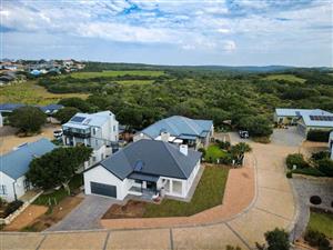 House For Sale in Still Bay West