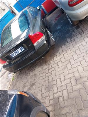 Volvo S60 2.0ltre 2007 stripping for spares