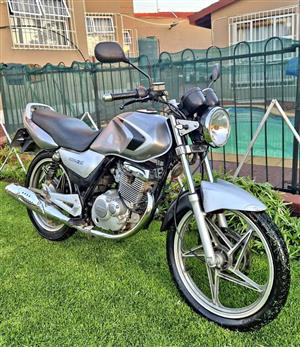 SUZUKI EN 125 CC (AMAZING CONDITION)