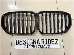 BMW G05 X5 FRONT GRILL AVAILABLE.
