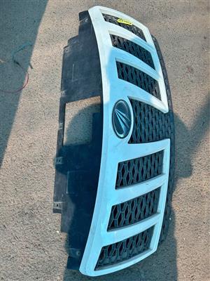 Mahindra XUV Front Grill For Sale @Circle 7 Used Parts Call or WhatsApp