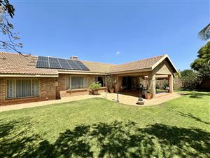 Immaculate townhouse with all the extras, situated in safe and quiet gated estate.