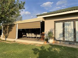 Beautiful family home for sale at the Vaal Dam