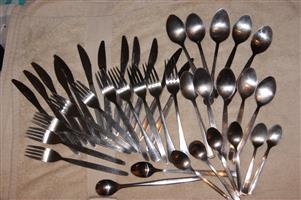 Cutlery set include the cutlery tray