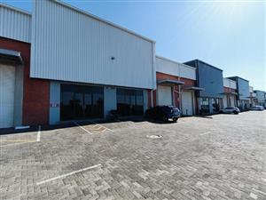 Fantastic small industrial unit of 344 m² to rent in Longlake, nestled inside of a security access-controlled park