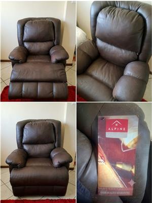 I would like to sell two brown leather recliners, ideal for relaxation