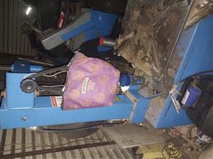 Tyre changer and tyre balancing machine for sale