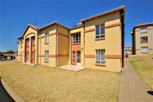 A cosy 2 beds apartment for sale in Jhb South 