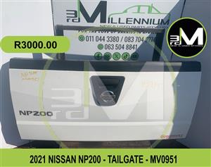 TAILGATE - NISSAN NP200