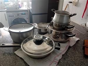 Set of good quality cooking  pots for sale