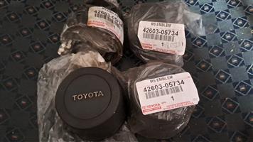 Toyota universal emblem rim caps