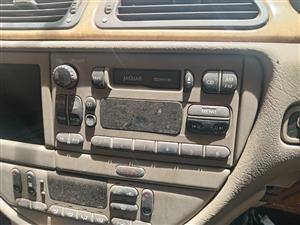 Jaguar s type radio