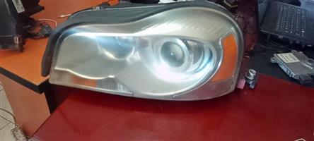Volvo XC90  2010 Headlights For Sale