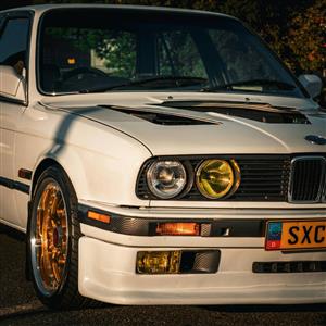 BMW E30