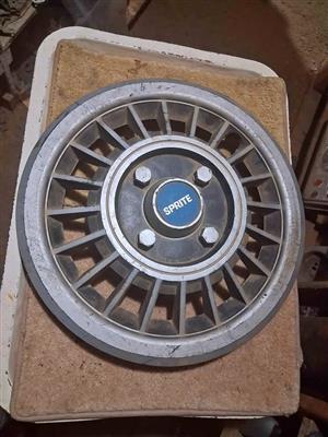 Trailer / caravan, hub caps