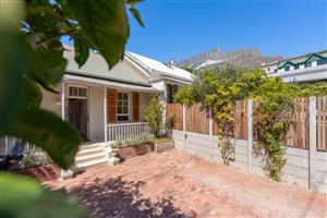 House For Sale in Higgovale