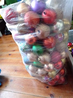 Lots of XMas decor Villieria 