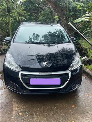Peugeot 208, 2016 for sale, Engine starts damaged Oil pressure and stop light on