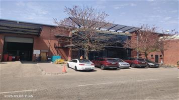 883m2  Warehouse  - TO LEASE