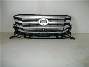 Toyota Land Cruiser 300 '22-'24 main grille