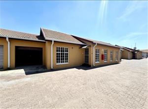 Modern 2-Bedroom Unit in a secure complex in Secunda – Perfect for Comfortable Living!