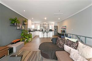 Townhouse For Sale in West Beach