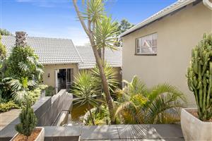 Breathtaking Views & Exceptional Family Living in Roodekrans!