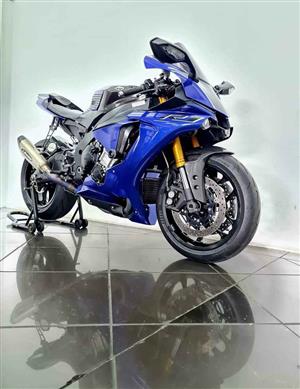 2016 Yamaha R1