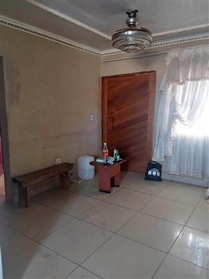 A HOUSE TO RENT IN MNDENI EXT2