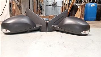 2008/2016 RENAULT MEGANE 3 NEW ELECTICAL DOOR MIRROR SET WITH INDICATOR FOR SALE