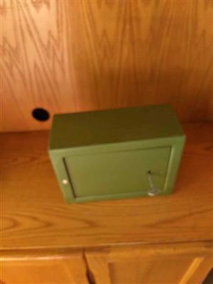 Safe box