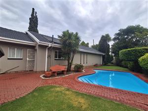 Immaculate Condition and Well kept 3 Bedroom Family home in Falconridge, Vereeniging.