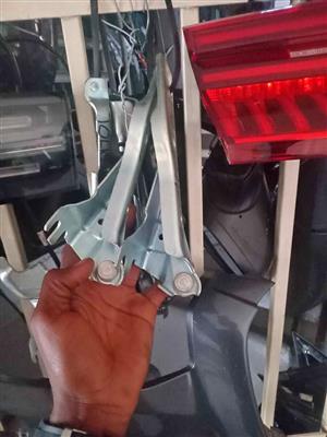 Vw Polo6  bonnet hinges