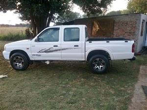 Mazda drifter 4x4 2.6i in good condition 
