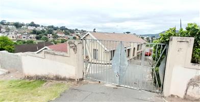 4 BEDROOMS HOUSE FOR SALE in KwaNdengezi, Pinetown